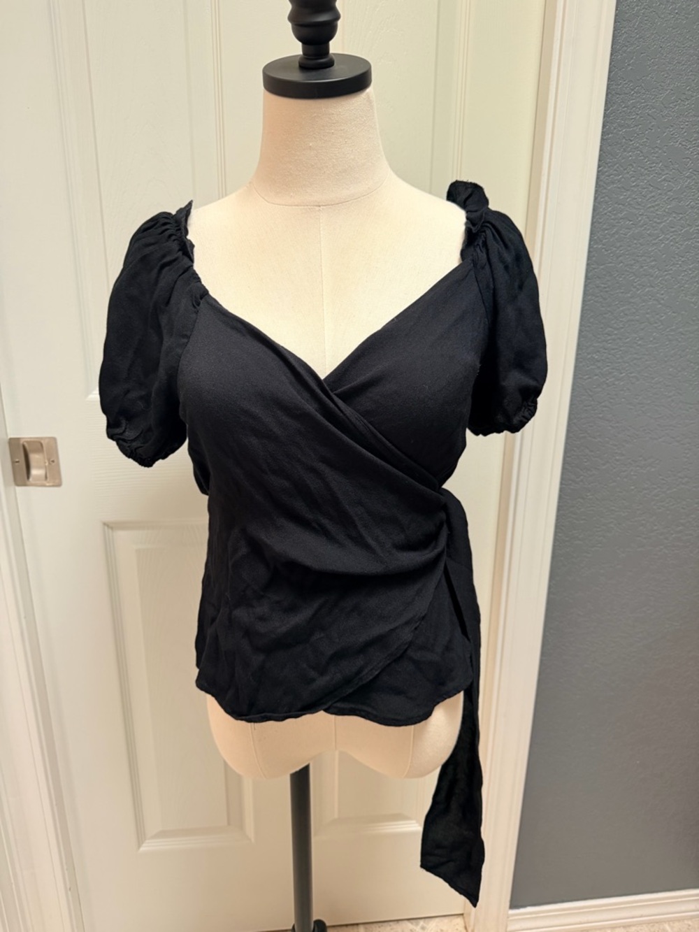 Reformation Wrap Top - Picture 4 of 10